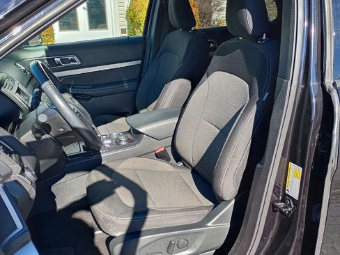 Used 2019 Ford Explorer XLT w/ Class III Trailer Tow Package image 14