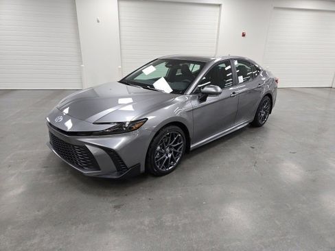 New 2026 Toyota Camry SE image 2