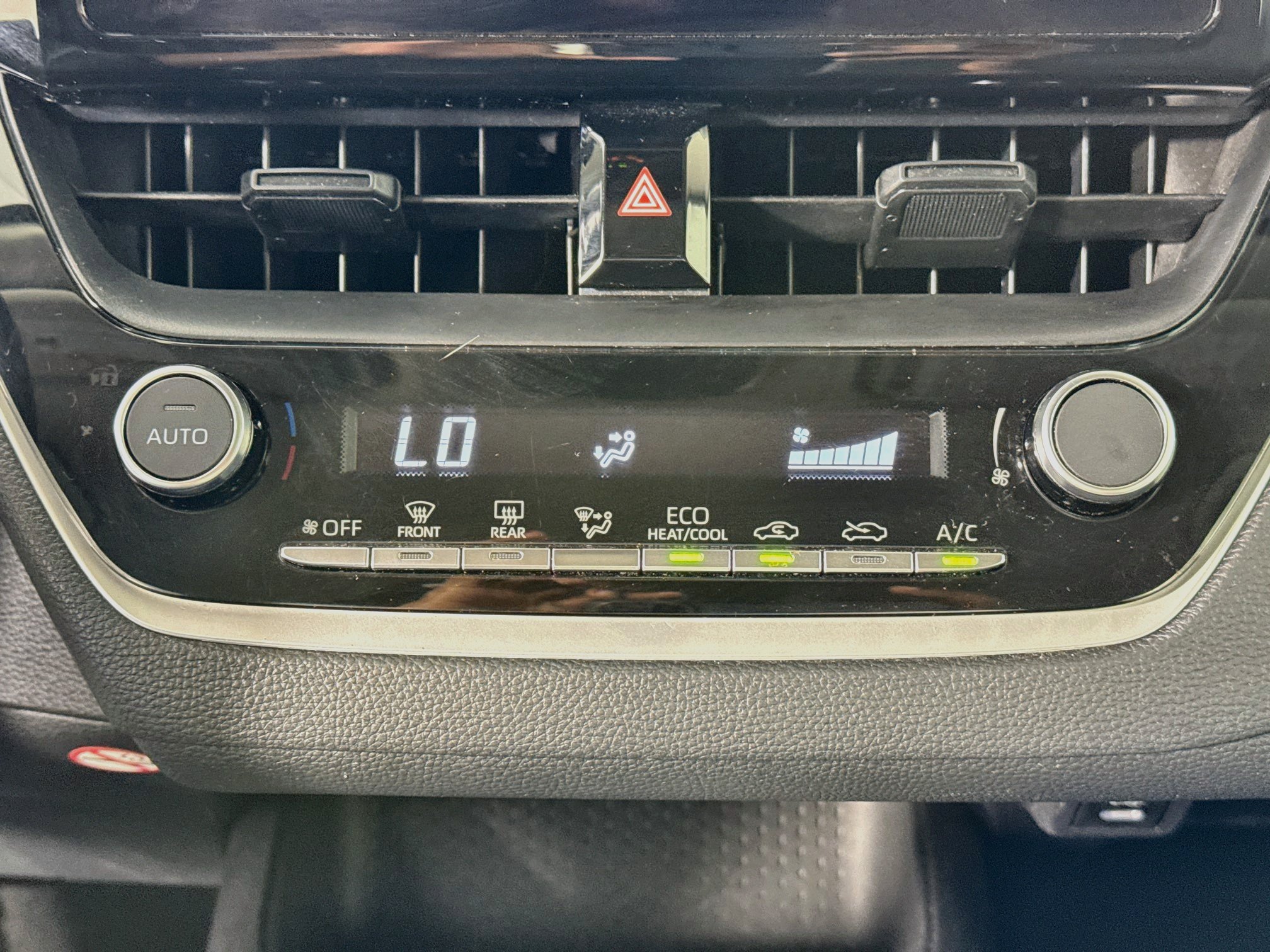 Certified 2025 Toyota Corolla LE FWD image 15
