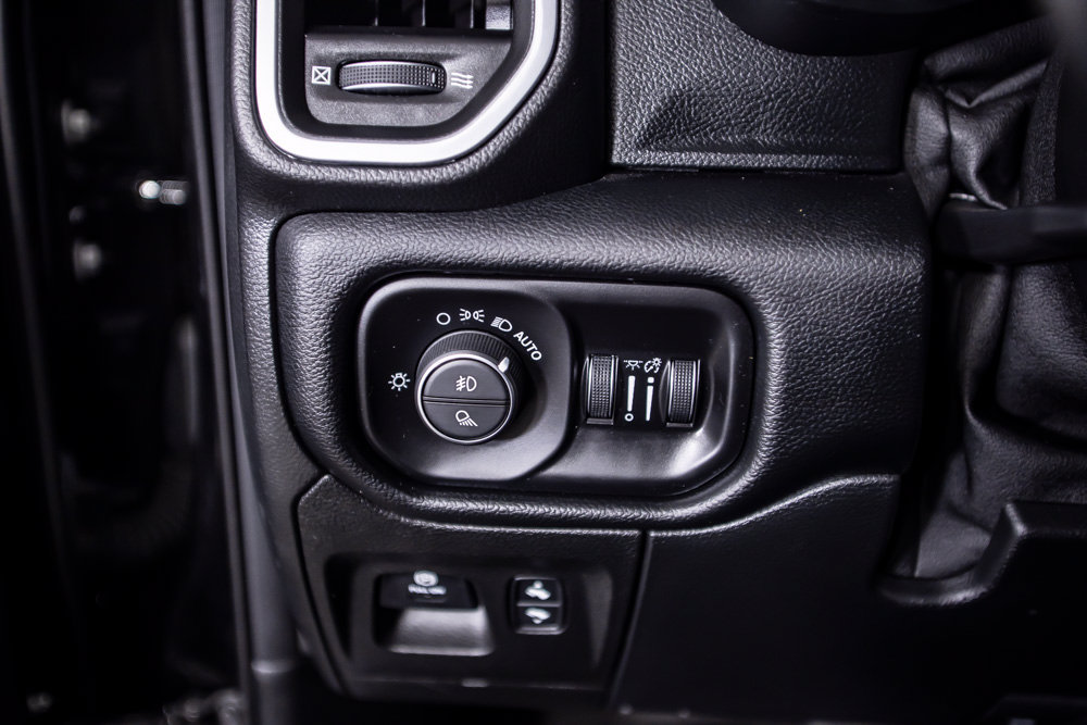 Used 2021 RAM 1500 Laramie w/ Sport Appearance Package AWD/4WD image 33