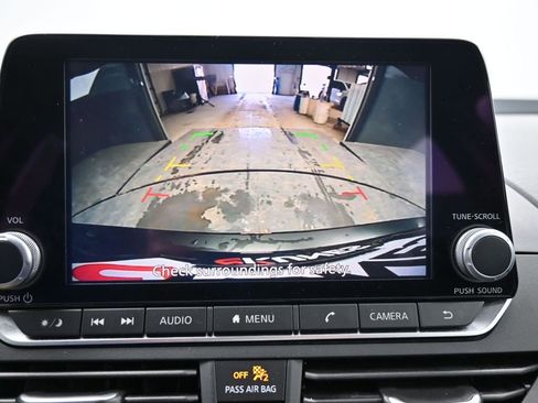 Used 2025 Nissan Altima 2.5 SR image 10