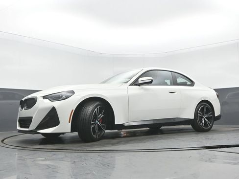 Used 2023 BMW 230i xDrive Coupe w/ Premium Package image 28