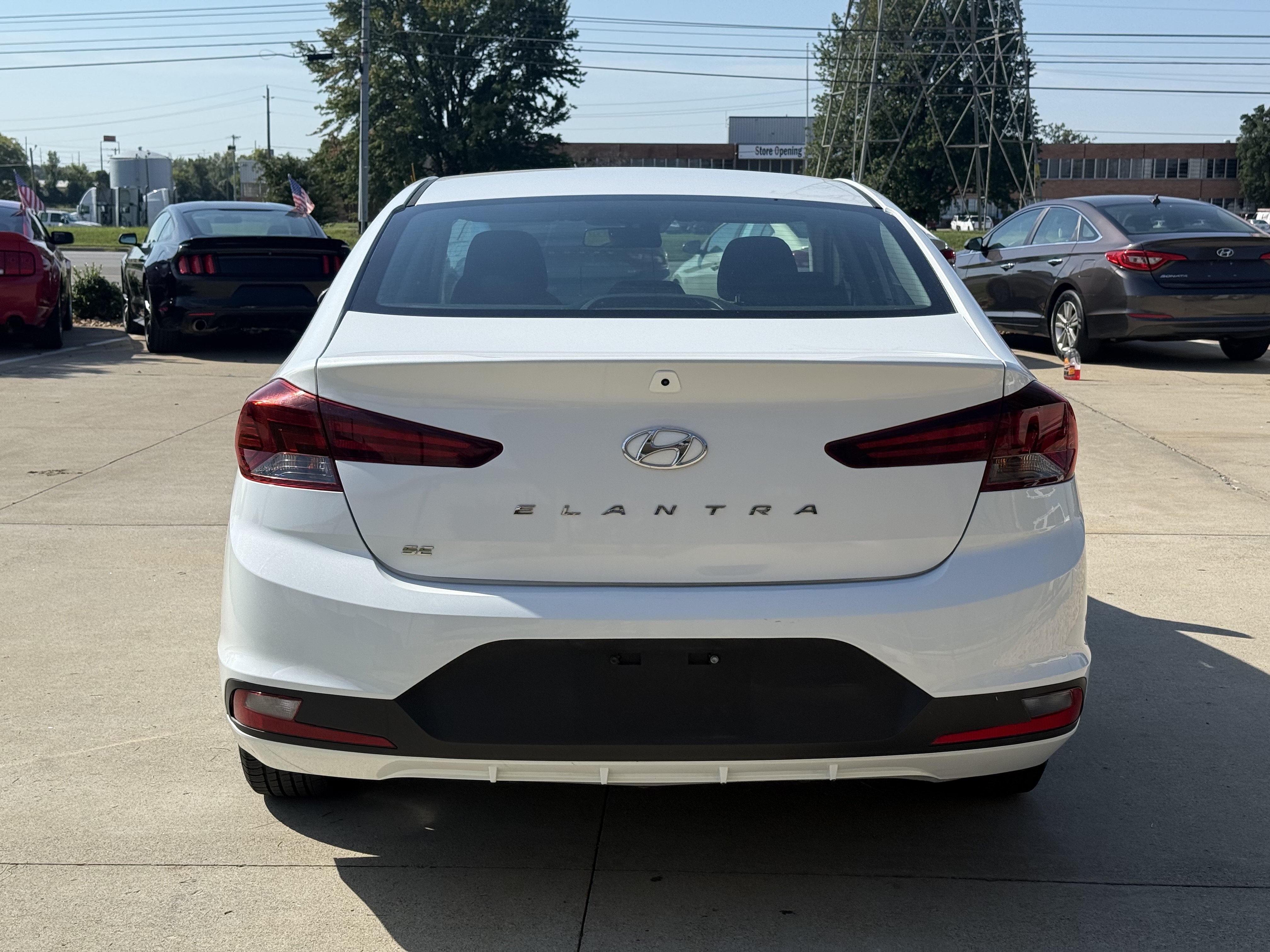 Used 2020 Hyundai Elantra SE w/ Cargo Package (C1) FWD image 6