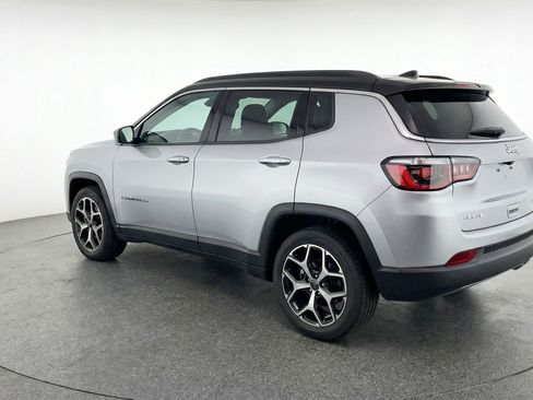 Used 2025 Jeep Compass Limited image 6