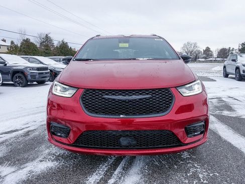New 2026 Chrysler Pacifica Select image 3