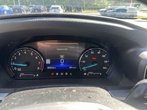 Used 2022 Ford Explorer XLT w/ Equipment Group 202A AWD/4WD image 12