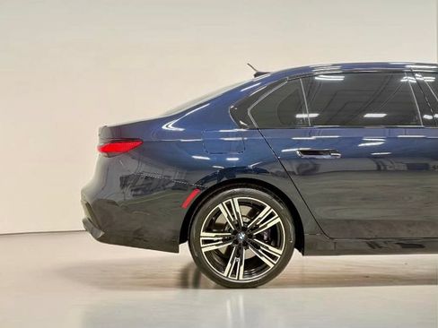Used 2025 BMW 760i xDrive AWD/4WD image 14