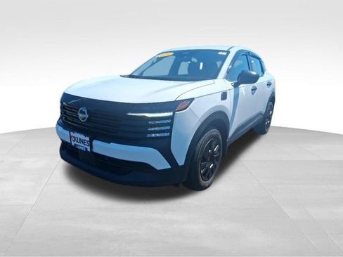 Used 2025 Nissan Kicks S AWD/4WD image 4
