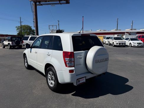 Used 2012 Suzuki Grand Vitara Premium AWD/4WD image 4