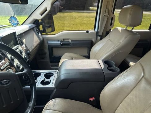 Used 2016 Ford F250 Lariat w/ Lariat Ultimate Package AWD/4WD image 12