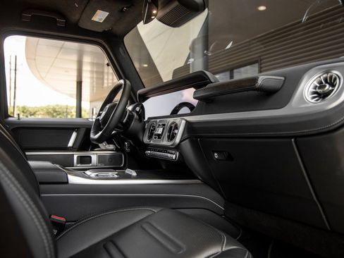 Used 2025 Mercedes-Benz G 550 image 43