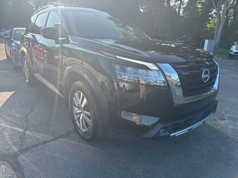 Used 2022 Nissan Pathfinder SL image 25