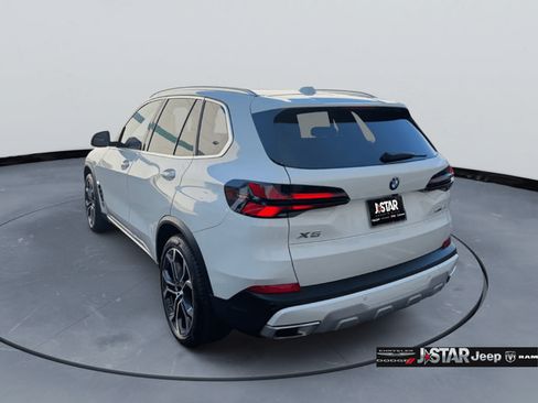 Used 2024 BMW X5 sDrive40i w/ Premium Package RWD image 3