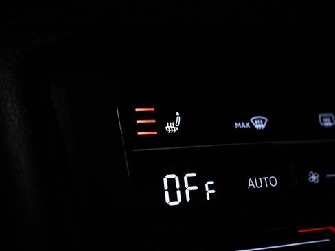 Used 2024 Volkswagen Tiguan SE image 23