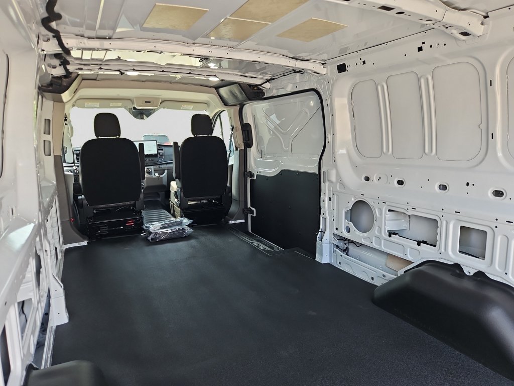 Used 2024 Ford E-Transit Low Roof RWD image 21