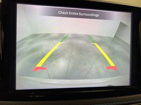 Used 2021 Chrysler Pacifica Touring-L FWD image 71