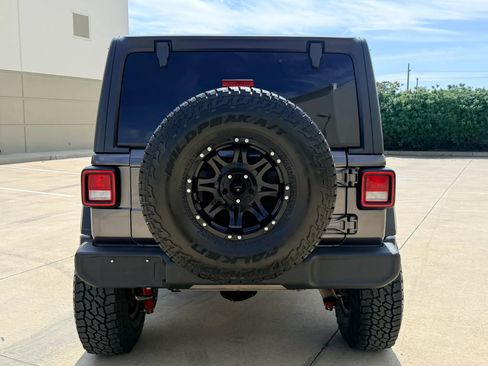 Used 2019 Jeep Wrangler Unlimited Sport S image 6