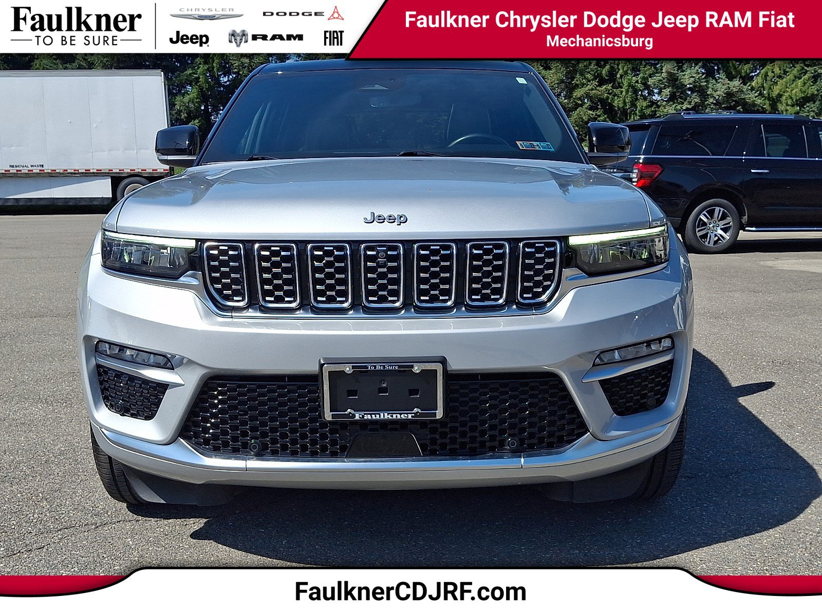 Used 2023 Jeep Grand Cherokee Summit AWD/4WD image 1