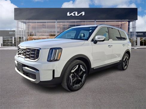 Used 2023 Kia Telluride S w/ S Sunroof Package image 3