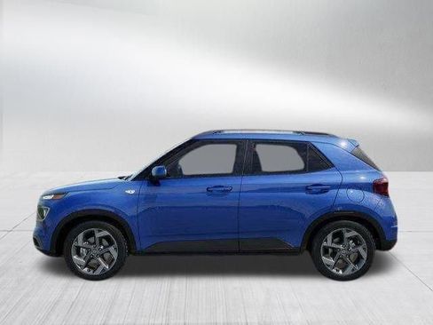 New 2026 Hyundai Venue SEL FWD image 3