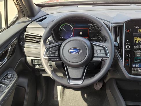 Certified 2025 Subaru Forester Limited AWD/4WD image 6