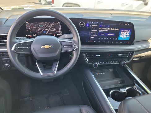 Used 2025 Chevrolet Tahoe LT AWD/4WD image 18