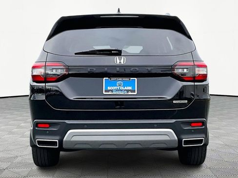 Certified 2024 Honda Pilot Touring image 6
