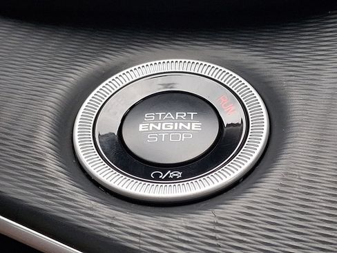 New 2025 Jeep Grand Cherokee L Altitude image 17