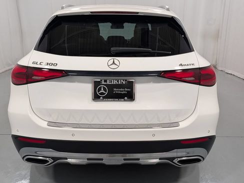Used 2024 Mercedes-Benz GLC 300 4MATIC image 2
