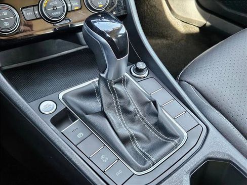 Used 2024 Volkswagen Jetta SE image 14