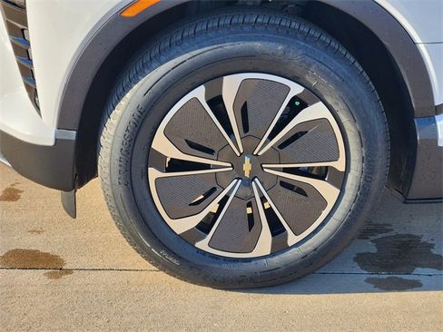 New 2026 Chevrolet Blazer EV LT image 9