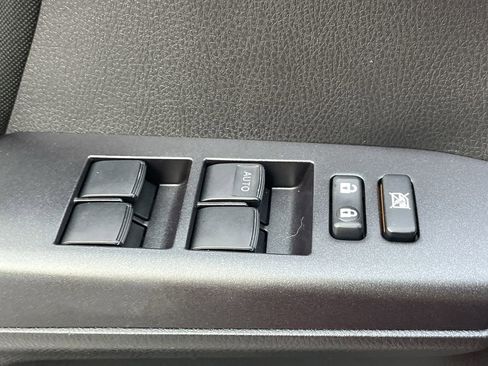 Used 2016 Toyota RAV4 LE FWD image 12