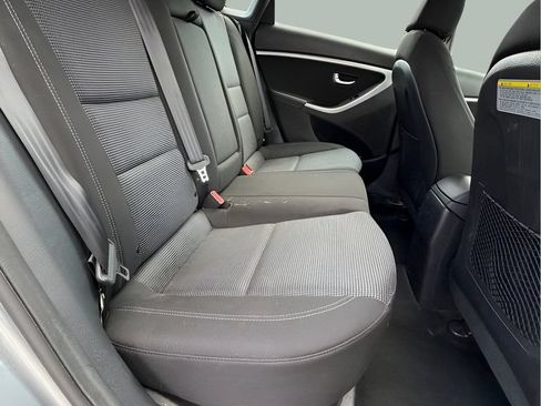 Used 2016 Hyundai Elantra GT FWD image 17