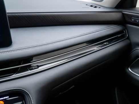 Used 2023 INFINITI QX60 Sensory w/ Cargo Package image 32