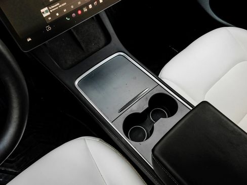 Used 2022 Tesla Model Y Performance AWD/4WD image 28
