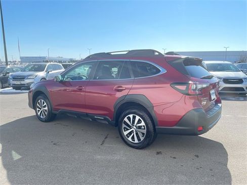 Certified 2025 Subaru Outback Premium image 3