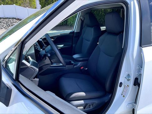 Used 2024 Toyota RAV4 XLE w/ Convenience Package AWD/4WD image 10