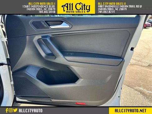 Used 2021 Volkswagen Tiguan SE image 28
