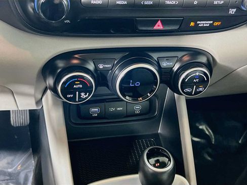 Certified 2023 Hyundai Venue SEL FWD image 16