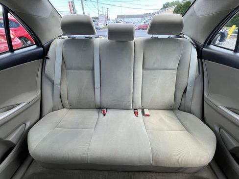 Used 2012 Toyota Corolla LE FWD image 28