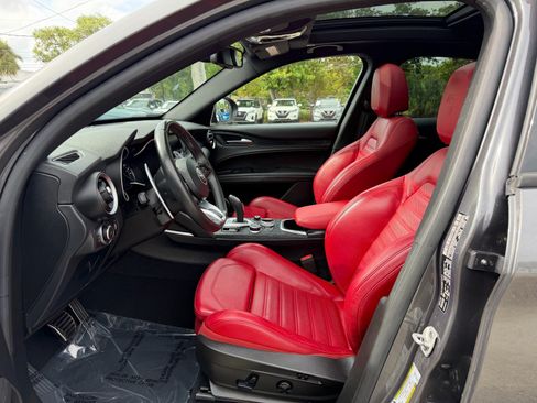 Used 2023 Alfa Romeo Stelvio Sprint RWD image 10