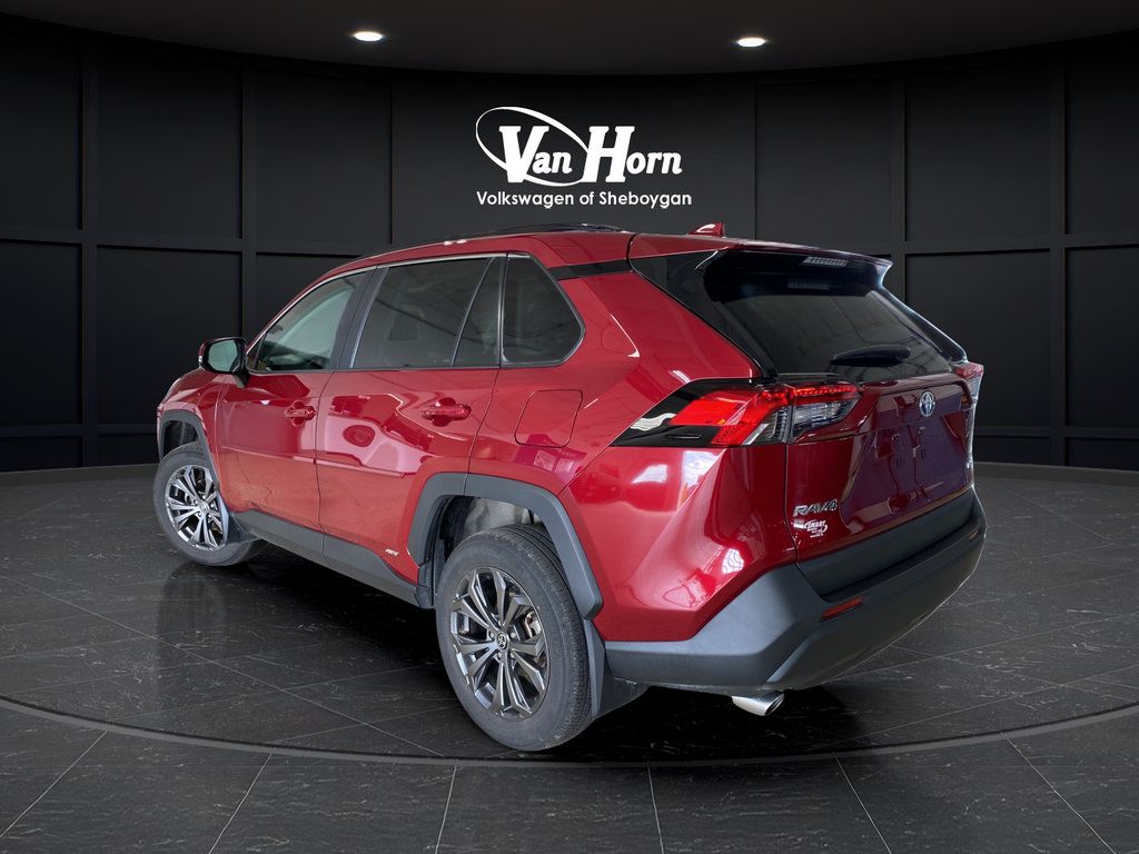 Used 2023 Toyota RAV4 XLE Premium AWD/4WD image 5