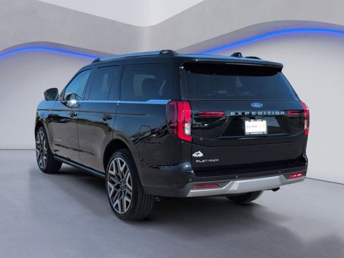 Used 2025 Ford Expedition Platinum w/ Platinum Ultimate Package AWD/4WD image 3