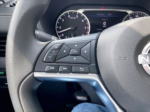 Used 2025 Nissan Sentra SV FWD image 17