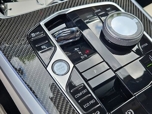 Used 2024 BMW X7 M60i w/ Executive Package image 18