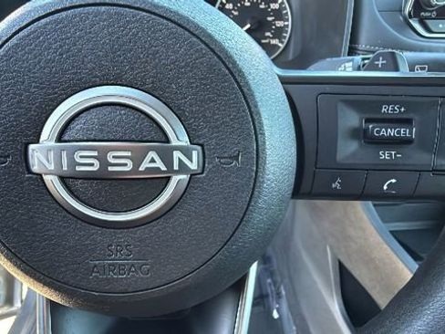 Used 2023 Nissan Rogue S AWD/4WD image 20