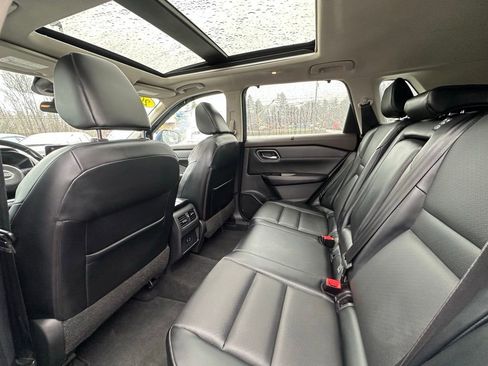 Used 2021 Nissan Rogue SV w/ Premium Package AWD/4WD image 35