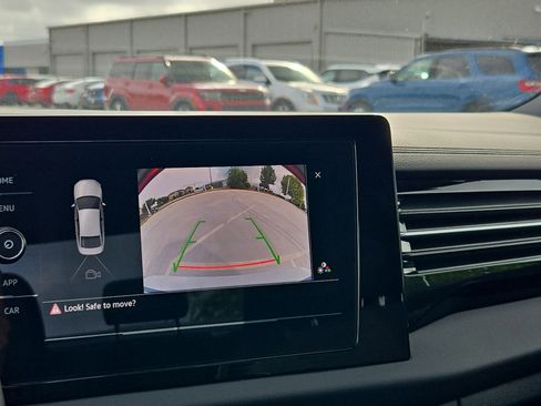 Used 2025 Volkswagen Jetta Sport image 23