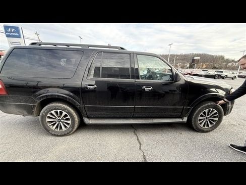 Used 2016 Ford Expedition EL XLT w/ Equipment Group 202A image 2