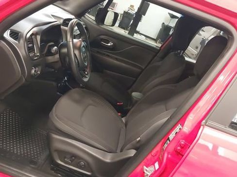 Used 2022 Jeep Renegade Altitude w/ Convenience Group AWD/4WD image 18
